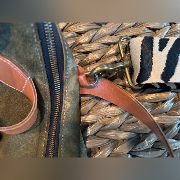 Retired Parker Thatch Charlie Olive - Picture 12 of 13